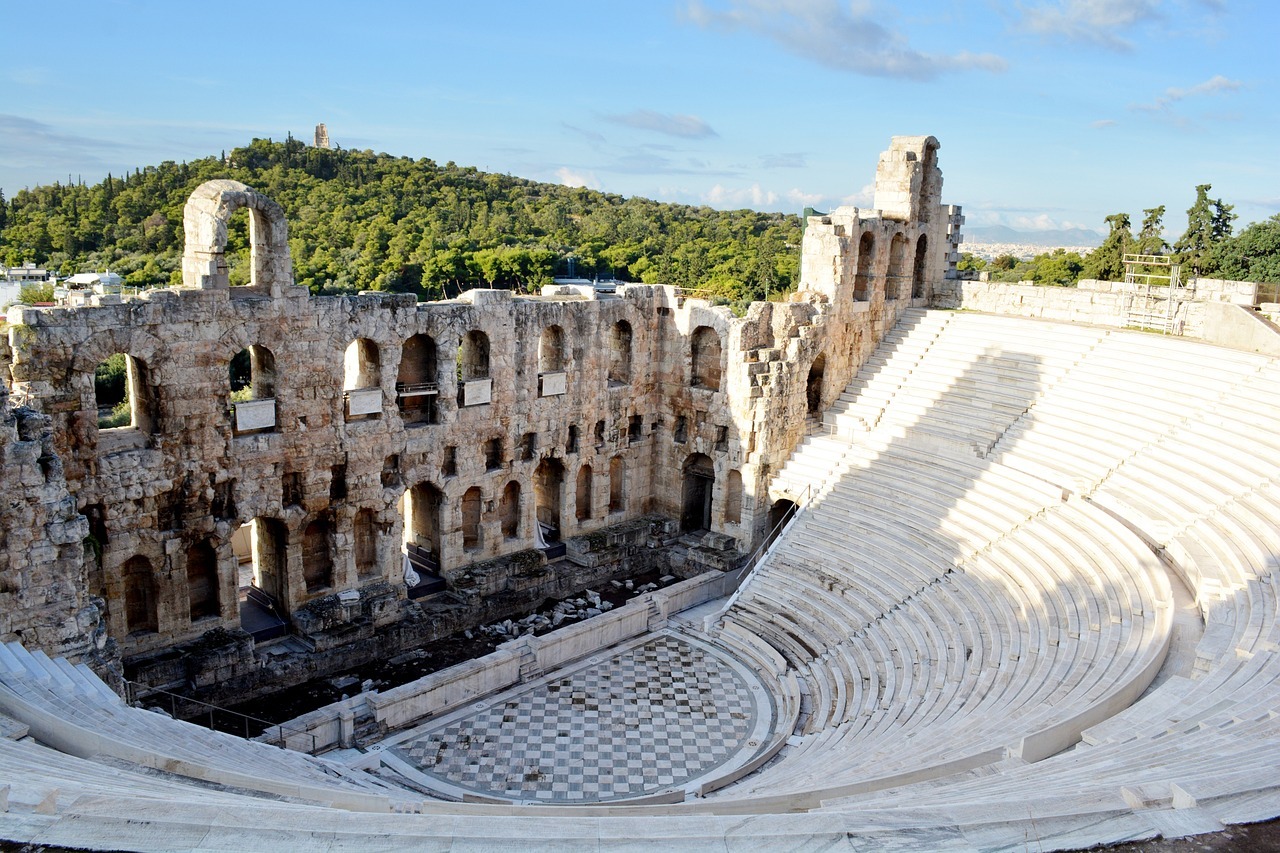Open-Air Theater im Park mit Fokus auf Eventkosten, Ticketpreise und wirtschaftliche Planung